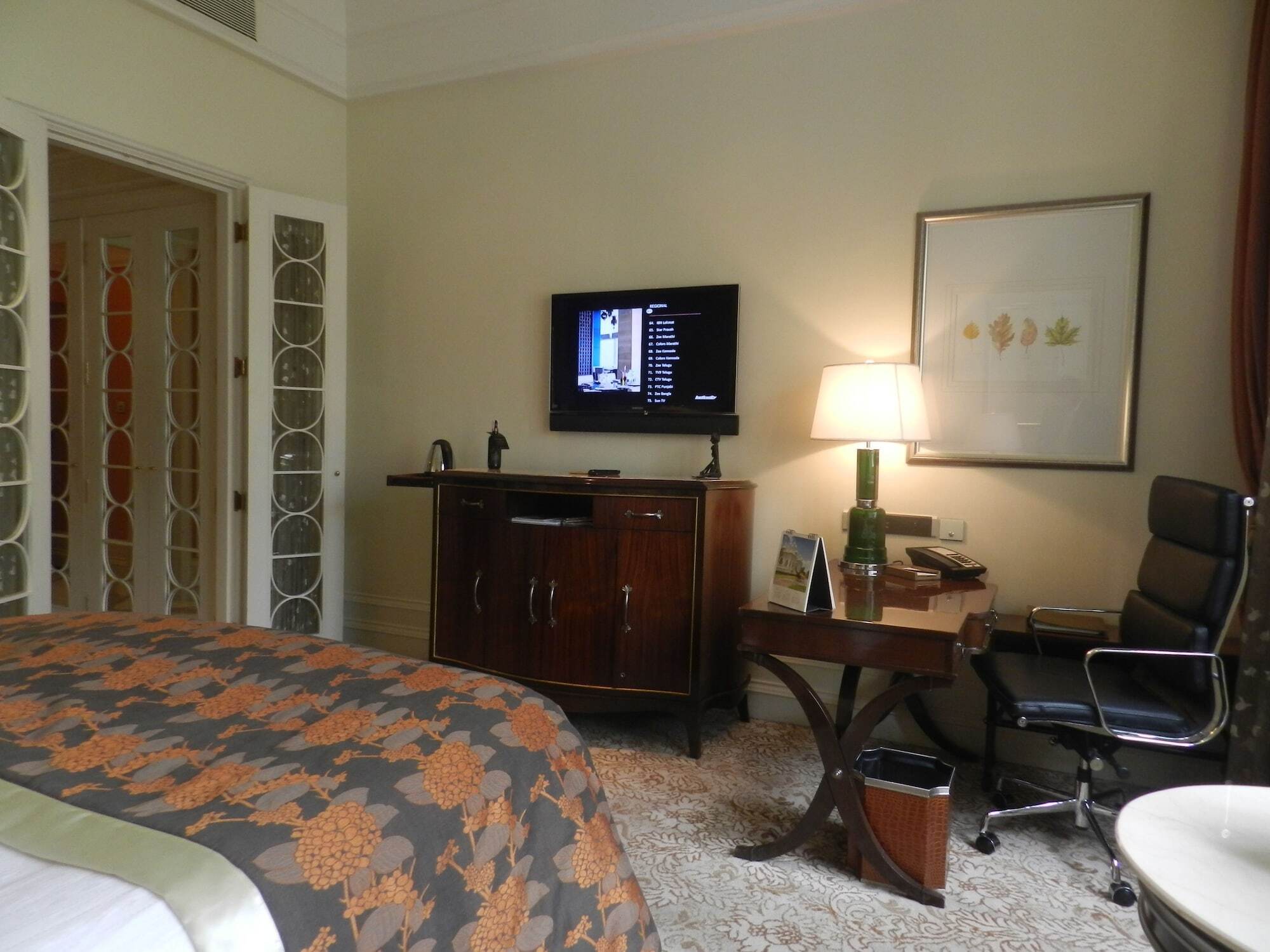 The Taj Mahal Tower, Mumbai Hotel Kültér fotó A room at the hotel