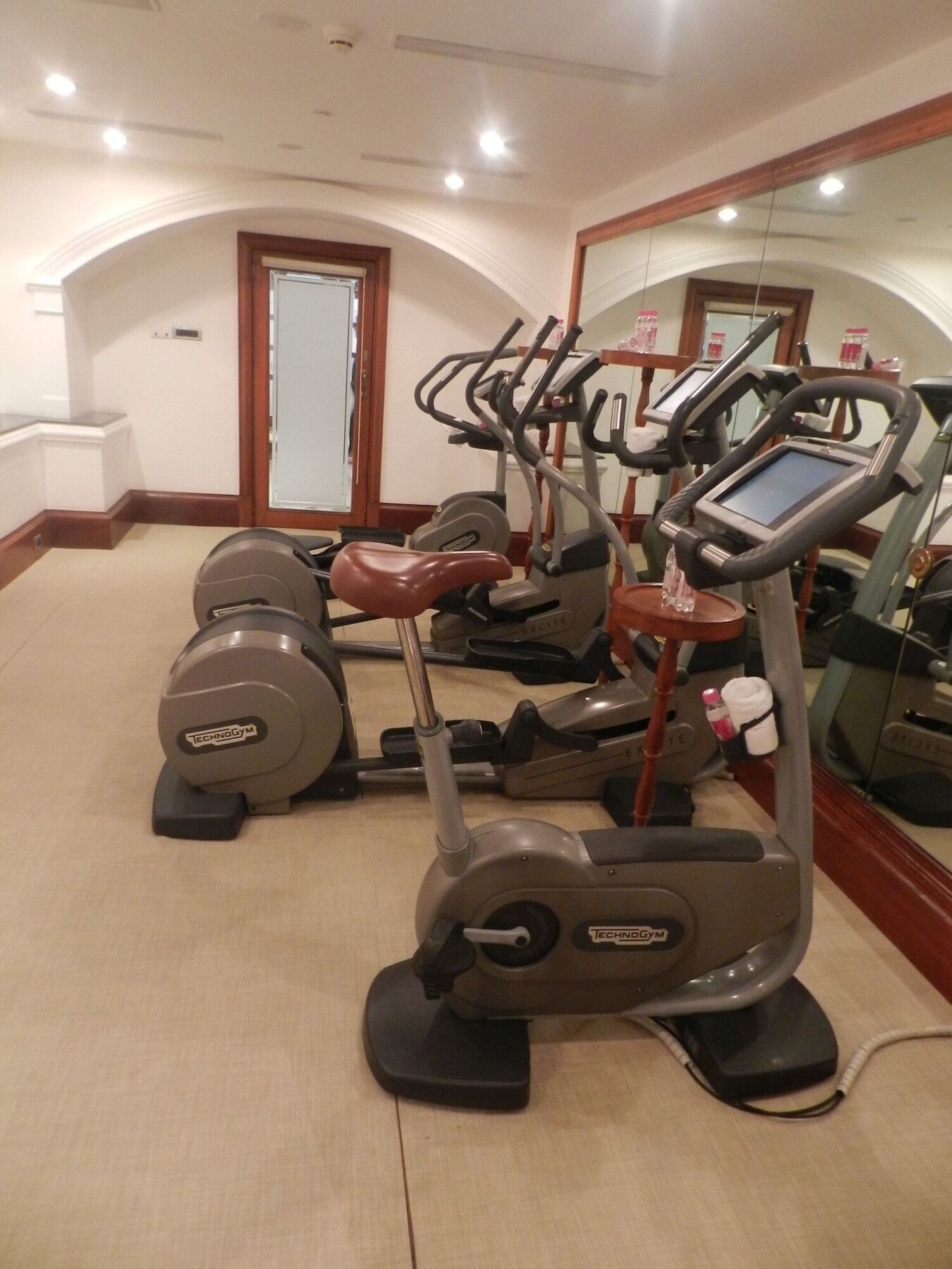 The Taj Mahal Tower, Mumbai Hotel Kültér fotó Elliptical cross trainer