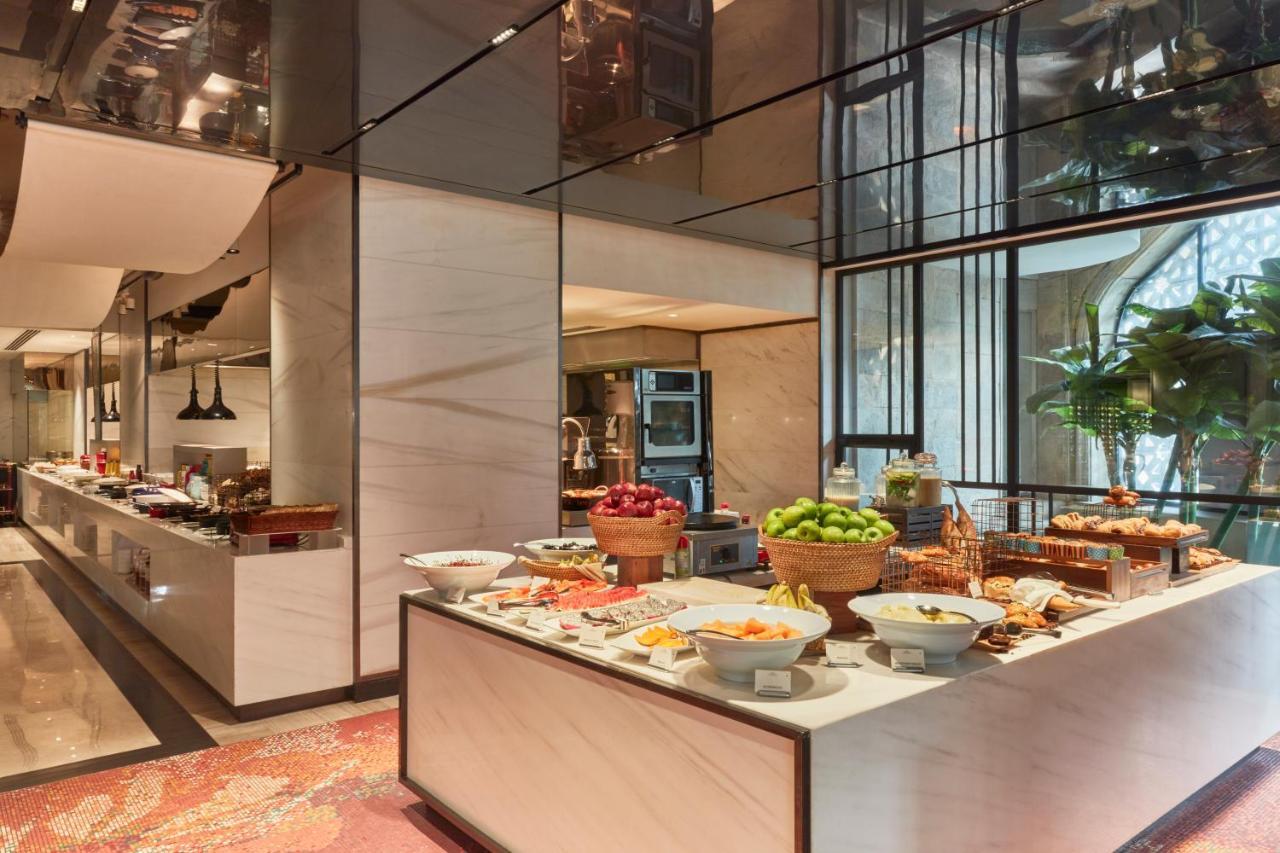 The Taj Mahal Tower, Mumbai Hotel Kültér fotó The buffet at the lobby